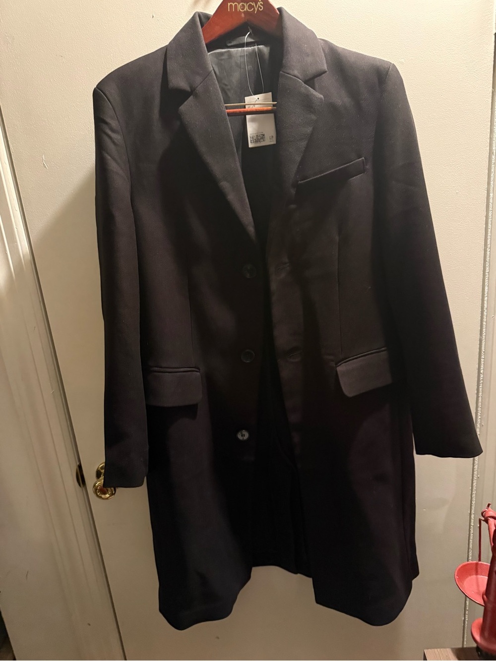 Black Single-Breasted Dreaa Suit Coat with Notch Lapel